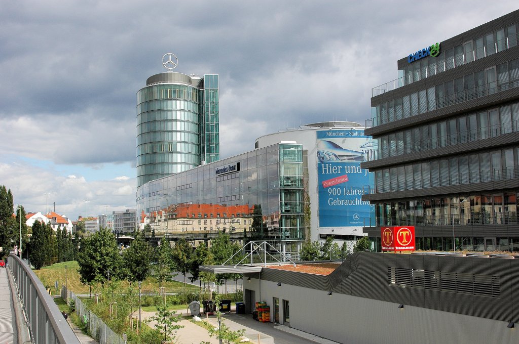 Das Autohaus eines Stuttgarter Automobilherstellers an der Donnersbergerbrcke (09/2009)