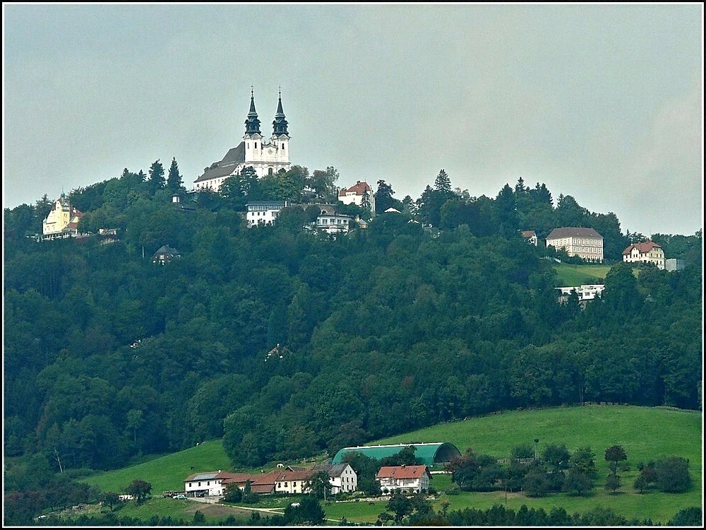 Das beliebte Ausflugsziel, der Pstlingberg ist eine 539 m hohe Anhhe ber dem linken Donauufer im gleichnamigen Stadtteil von Linz. 14.09.2010 (Jeanny)
