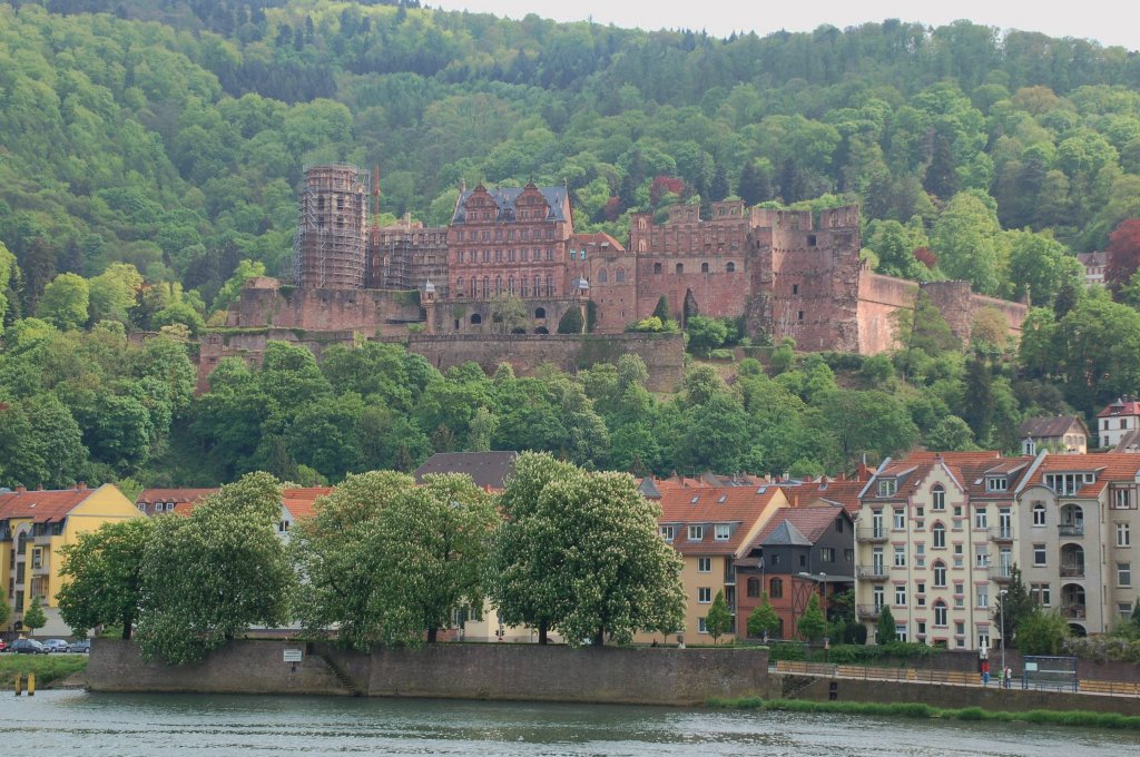 Das berhmte Heidelberger Schloss, aus rotem Neckartler Sandstein.
Aufgenommen am 4. Mai 2010.