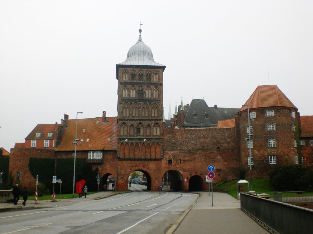 Das Burgtor in Lbeck.(24.10.2009)