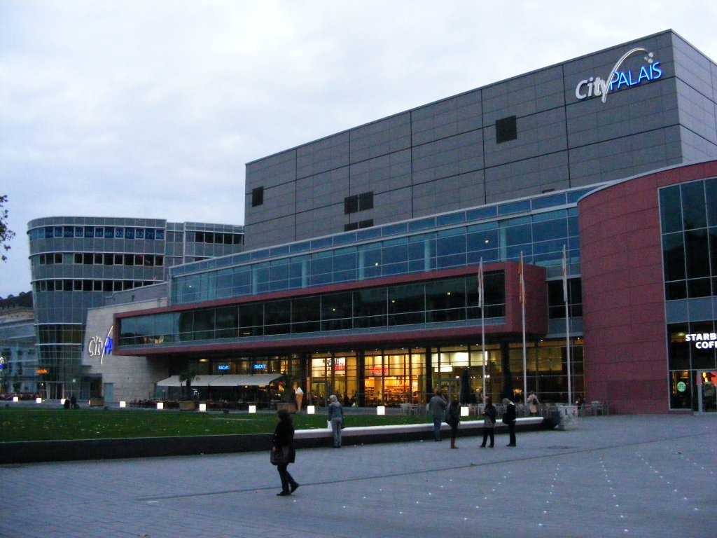 Das City Palais am Knig-Heinrich-Platz in Duisburg am 6. November 2009. 
