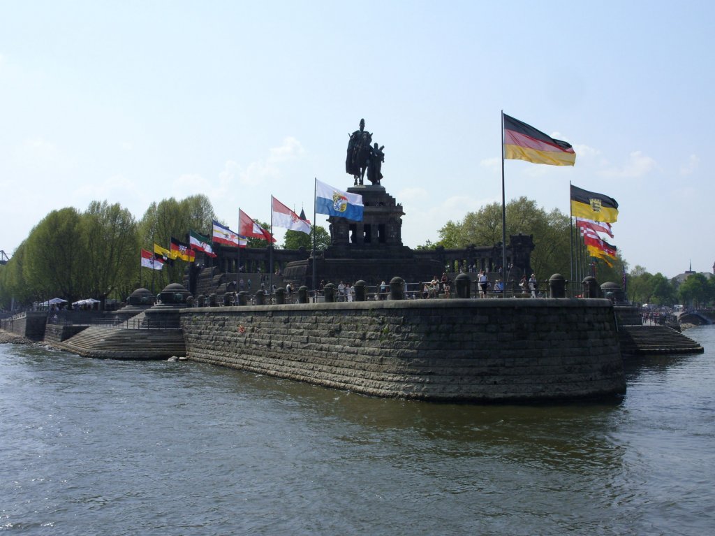 Das Deutsche Eck in Koblenz am 22.04.2011.