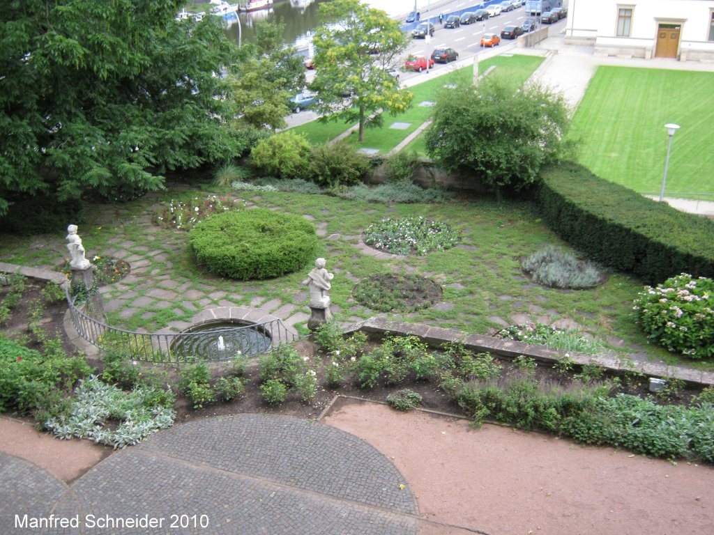 Das Foto zeigt einen Teil des Saarbrcker Schlogarten. Die Aufnahme des Foto war am 24.08.2010.