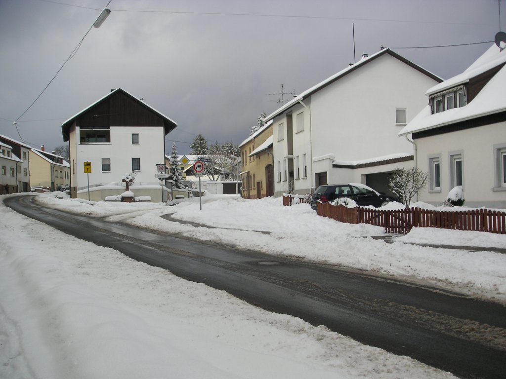Das Foto zeigt den Ortskern von Saarbrcken Ensheim. Die Aufnahme des Fotos war am 01.02.2010