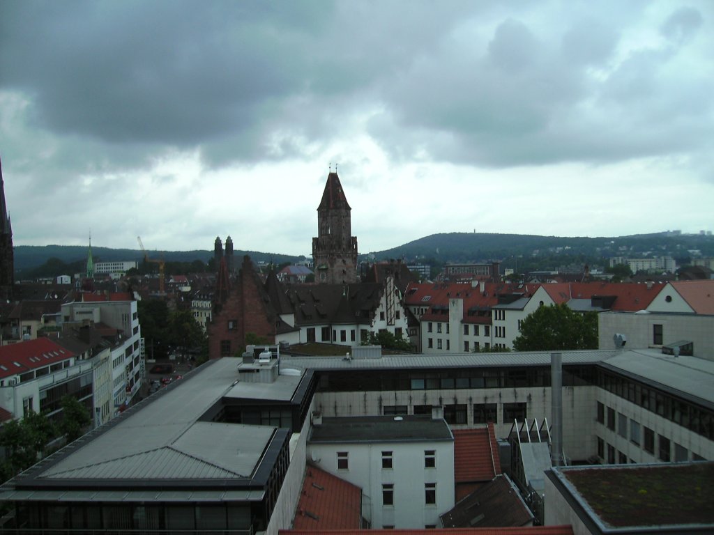 Das Foto zeigt das Rathaus St.Johann ( Turm), sowie das Brgeramt der Stadt Saarbrcken. ( Gebude vor Rathaus Turm )Die Aufnahme des Foto war am 22.07.2010.