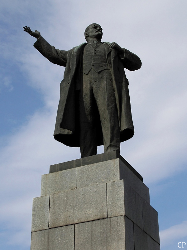 Das Lenin-Denkmal in Jekaterinburg. (7.9.2011)