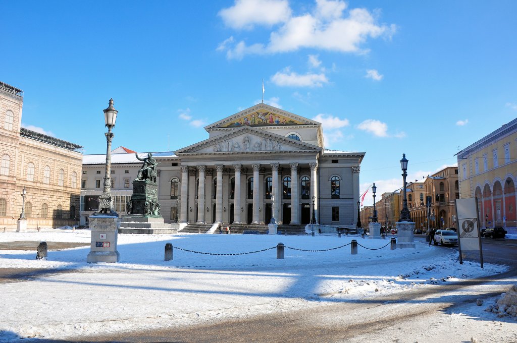 Das Nationaltheater am Max-joseph-Platz in der Mnchner Altstadt (01/10)