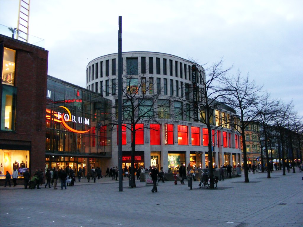 Das neue Forum an der Knigstrae in Duisburg am 6. November 2009. 
