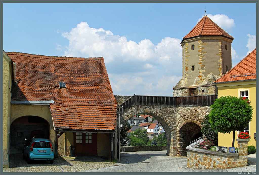 Das Obertor ist eines von zwei erhaltenen Stadttoren in Nabburg. (10.07.2013)