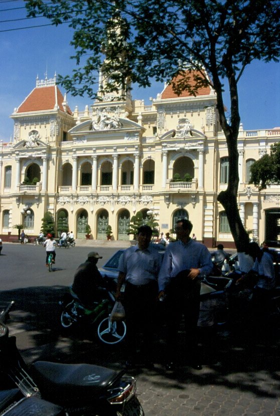 Das Rathaus von Ho-Chi-Minh-City, dem ehemaligen Saigon, im Jahr 2003