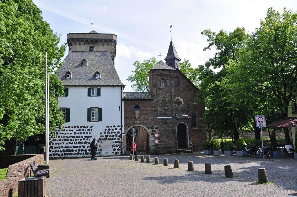 Das Rheintor, Zugang von auen, in der Feste Zons - 07.06.2010
Zons gehrt zur Gemeinde Dormagen.