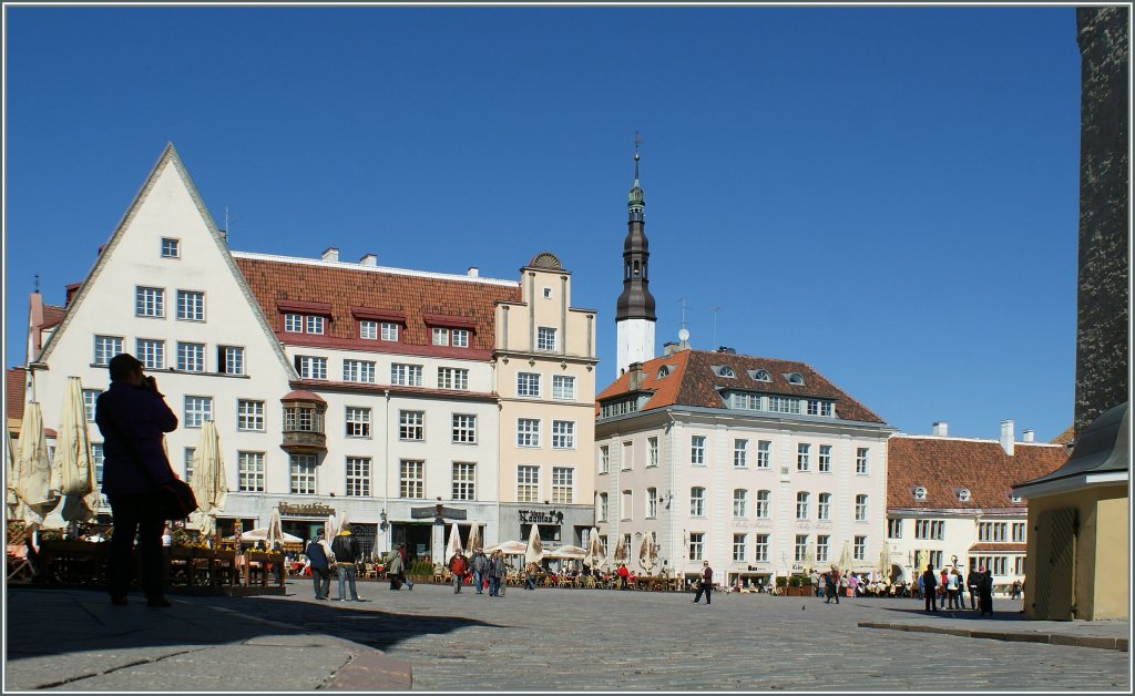 Das Sujet und die Fotografien. Am Marktplatz von Tallinn.
1. Mai 2012