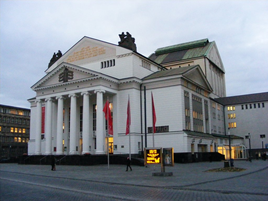 Das Theater am Knig-Heinrich-Platz in Duisburg am 6. November 2009.