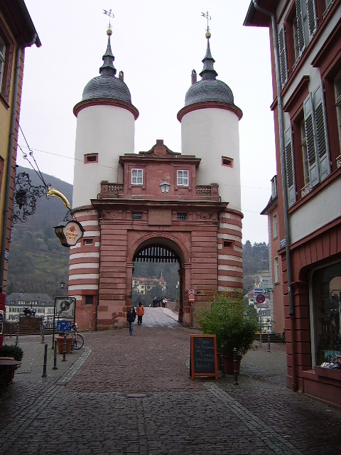Das Tor an der Alten Brcke in Heidelberg am 24.02.11