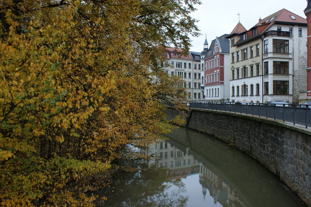 Das Waldstrassenviertel in Leipzig - wunderschn restaurierte Huser lohnen ein Besuch.
(November 2009)