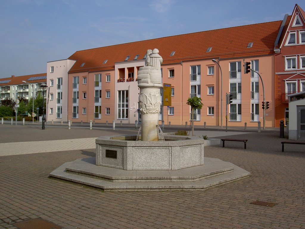 Demmin, Hansebrunnen am Marktplatz (16.09.2012)