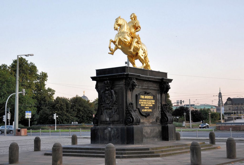 Denkmal  Goldener Reiter  in Dresden-Neustadt - 01.09.2009