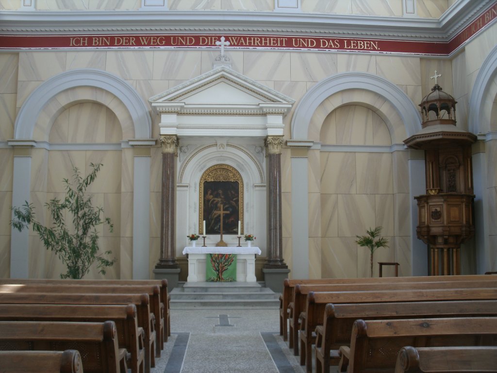 Der Altarbereich in der Putbuser Schlokirche,am 28.April 2013.