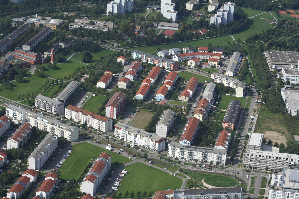 Der Badenia-Platz (bei Karlsruhe) aus der Luft (05.09.10)