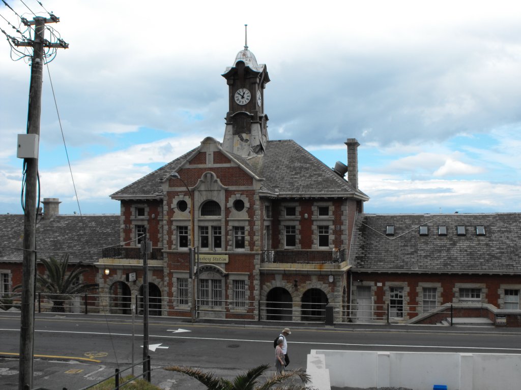 Der Bahnhof von Muizenberg, einzigartig im Baustil. Muizenberg, 20.11.2010
