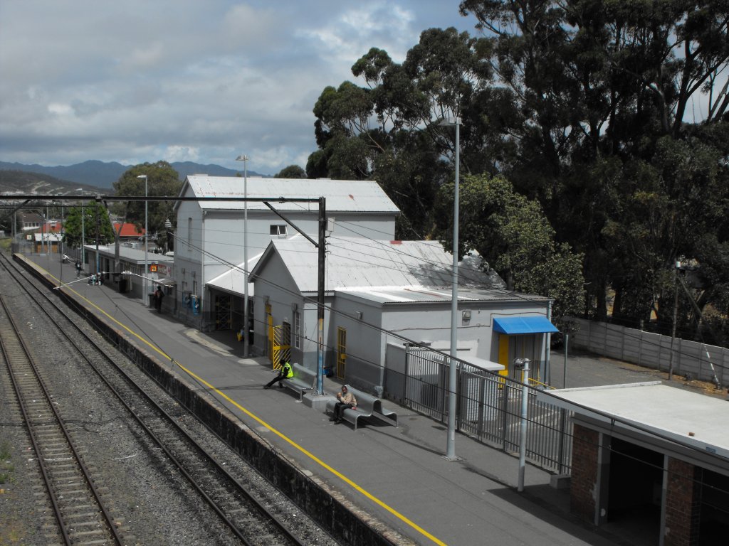 Der Bahnhof von Somerset West von der Passerelle aufgenommen. Somerset West, 03.12.2010
