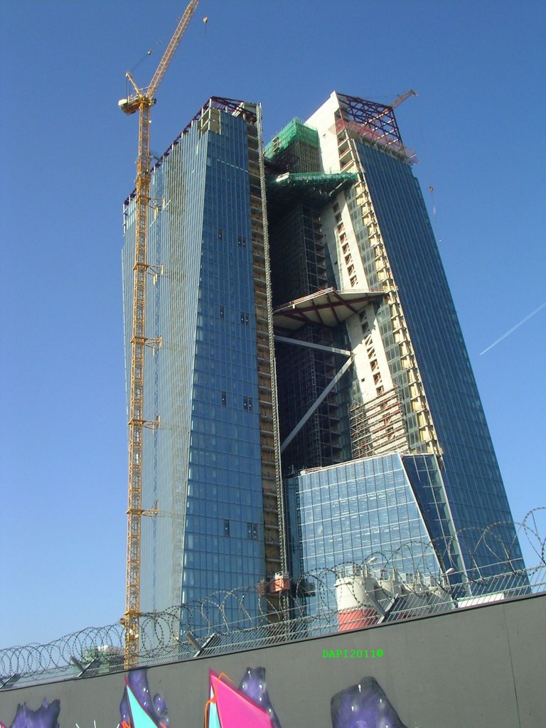 Der im Bau befindliche ECB Skytower am 02.03.2013.