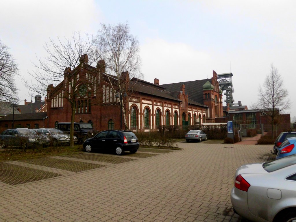 Der Blick vom Besucherparkplatz zur ehemaligen Zeche Zollern in Dortmund-Bvinghausen am 01.03.2011.