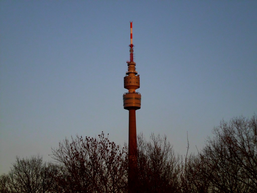 Der Fernsehturm im Westfalenpark in Dortmund am 08.02.2011.