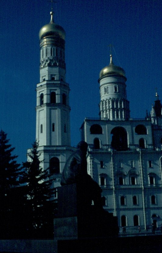 Der Glockenturm Iwan der Groe im Moskauer Kreml im September 1981