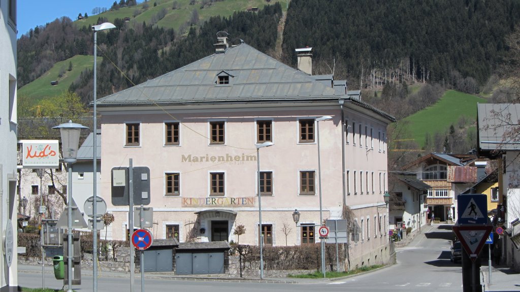 Der Kindergarten  Marienheim  in Kitzbhel.(21.4.2012)