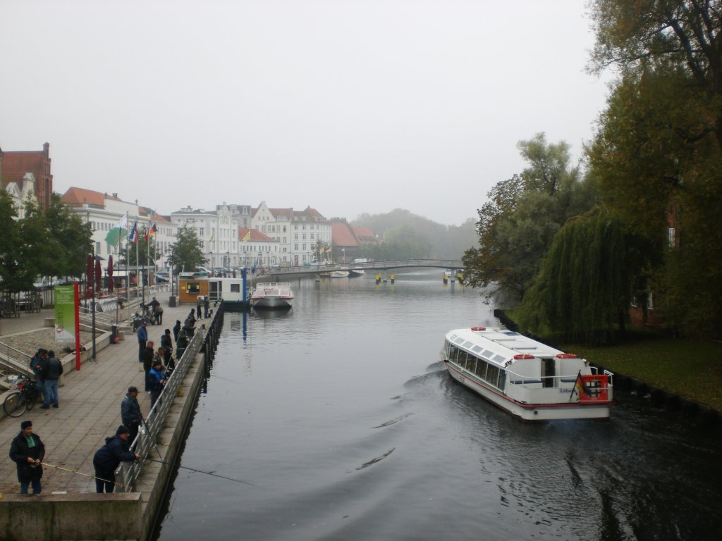 Der Touristenschiffanleger in der Lbecker Altstadt.(24.10.2009)