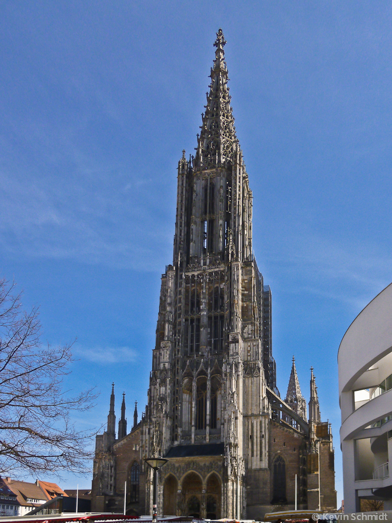 Der Westturm des <a href= http://www.ulmer-muenster.de/ >Ulmer Münsters</a> ist mit 161,53 m der höchste Kirchturm der Welt. Er wurde 1890 vollendet. (16.03.2013)