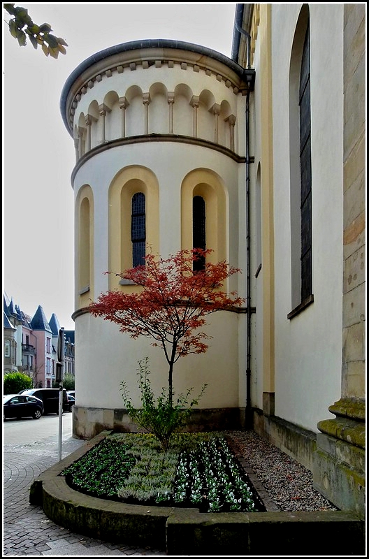 Detail der romanischen Kirche in Ettelbrück. 01.11.2010 (Jeanny)