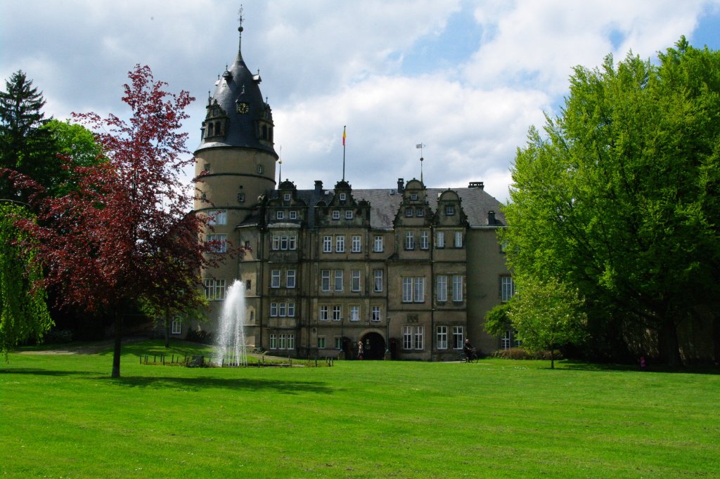 Detmold, Frstliches Residenzschlo, erbaut von 1550 bis 1557 im Stil 
der Weserrenaissance, Kreis Lippe (14.05.2010)