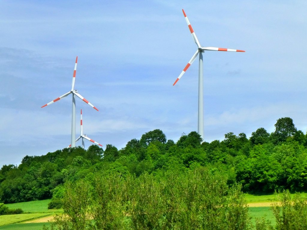 Deutschland, Rheinland-Pfalz, Eifelkreis Bitburg-Prm, Verbandsgemeinde Bitburg-Land,
Windkraftanlage im Enztal nrdlich von Enzen - 16.06.2013