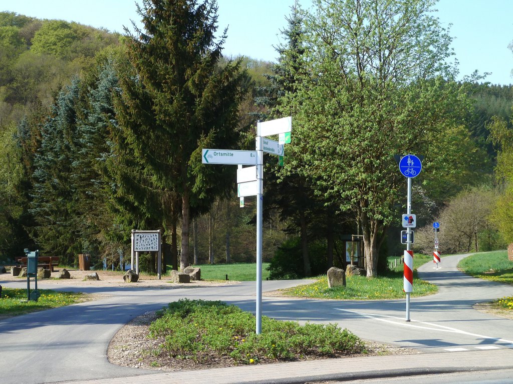 Deutschland, Rheinland-Pfalz, Eifelkreis Bitburg-Prm,Eifel-Ardennen Radweg in  Pronsfeld. 23.04.2011