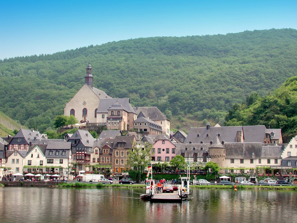 Deutschland, Rheinland-Pfalz, Landkreis Cochem-Zell, Beilstein. Die Gierfhre (mit Seilfhrung)von Ellenz-Poltersdorf nach Beilstein ber die Mosel. 27.05.2010