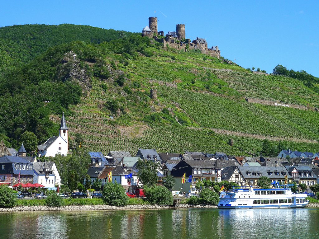 Deutschland, Rheinland-Pfalz, Landkreis Mayen-Koblenz, Alken an der Untermosel, Schloss Thurant, 17.06.2012 