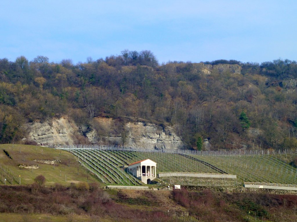 Deutschland, Rheinland-Pfalz, Landkreis Trier-Saarburg, Igel Liersberg,
das Grutenhuschen (rmischer Tempel aus dem 3./4. Jahrhundert)liegt in den Weinbergen westlich von Igel, 12.02.2011