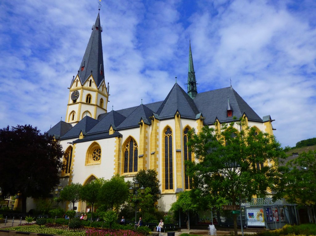 Deutschland, Rheinlandpfalz, Landkreis Ahrweiler, Ahrweiler, katholische Pfarrkirche St. Laurentius, 27.05.2013