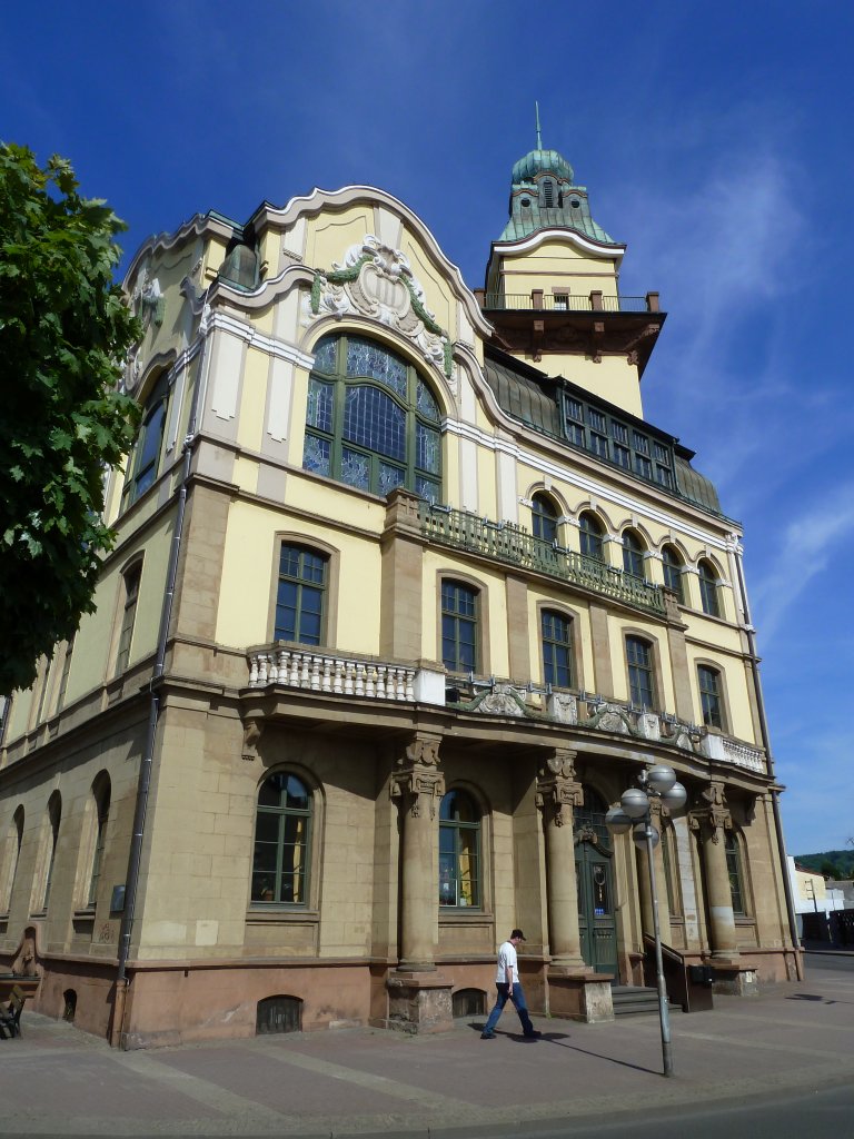 Deutschland, Saarland, Vlklingen, Altes Rathaus mit Barock und Jugendstil Einflssen, 1874-1876 im klassizistischen Stil erbaut und spter von der Gre und der Stilvielfalt her erweitert, 08.05.2011