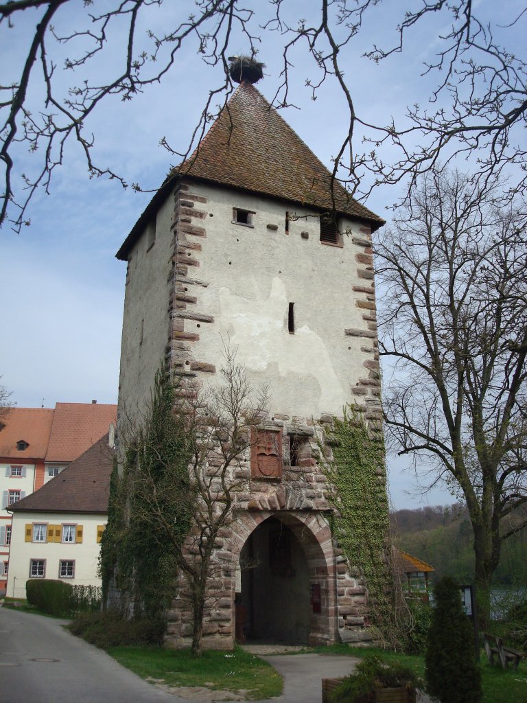 Deutschordenschlo Beuggen bei Rheinfelden,
der Storchenturm von 1260 als Teil der Befestigungsanlage,
April 2010