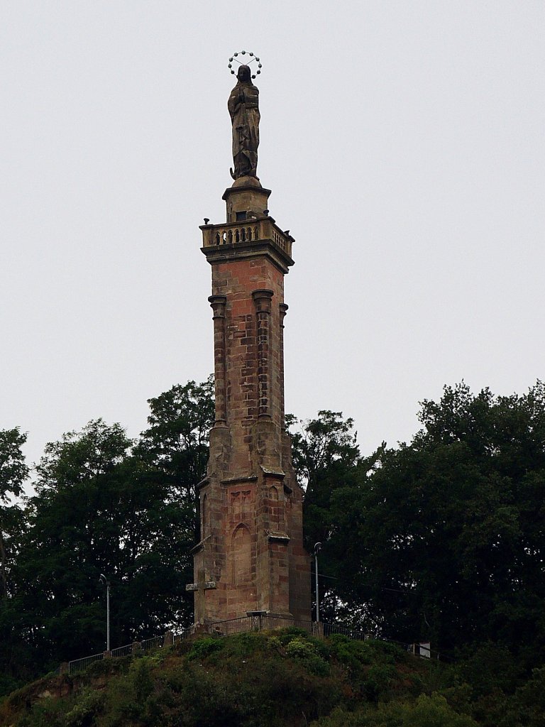 Die 40Meter hohe Mariensule thront auf dem 300mN liegendem Markusberg, und ist somit der am hchsten aufragende Bau der Stadt Trier; 120824