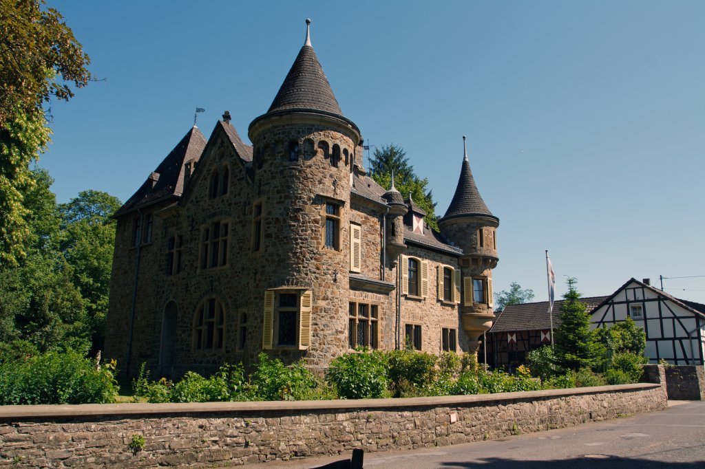 Die Burg Dattenfeld am 02.06.2011 in Windeck-Dattenfeld