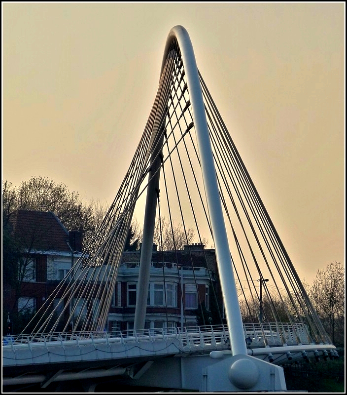 Die Calatrava Brcke in Lttich am Abend des 27.03.2011. (Jeanny) 