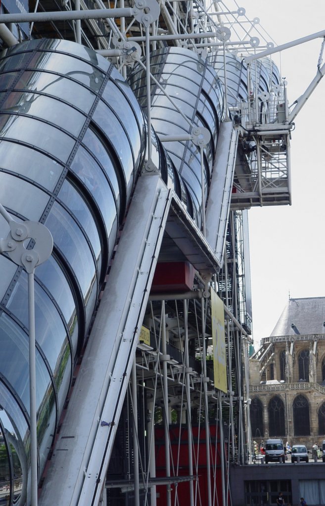 Die Fahrtreppen hinauf am Centre Pompidou am 16.07.2009