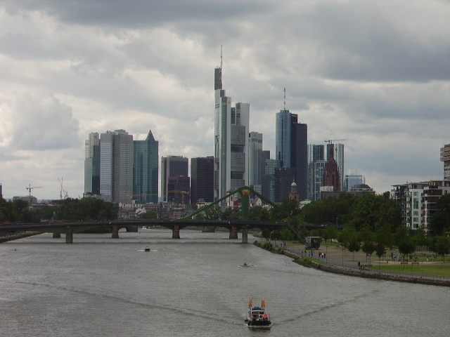 Die Frankfurter Skyline am 11.07.09