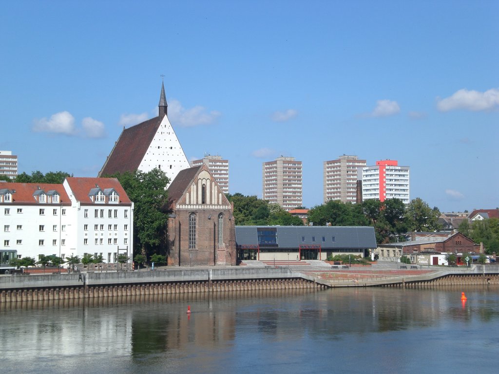 Die Hafenpromenade in Frankfurt/Oder.(6.7.2010)