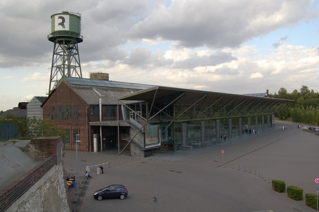 Die Jahrhunderhalle in Bochum - das ehemalige Industriegebude ist heute eine Konzerthalle. Aufnahme v. 28.08.2009