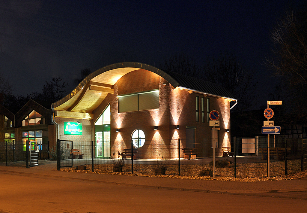 Die  Jugendvilla  (Jugendzentrum in Euskirchen) bei Nacht - 21.03.2013